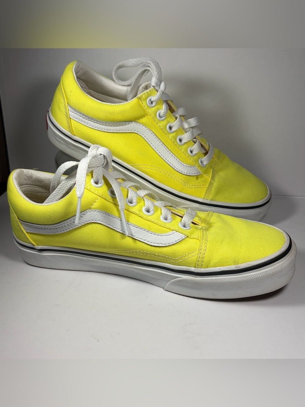 Vans Old Skool Neon Yellow Canvas Sneakers Women's 7 Men's‎ 5.5 EU 37 Skate